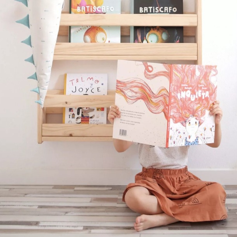 Biblioteca de pared – Luila Montessori